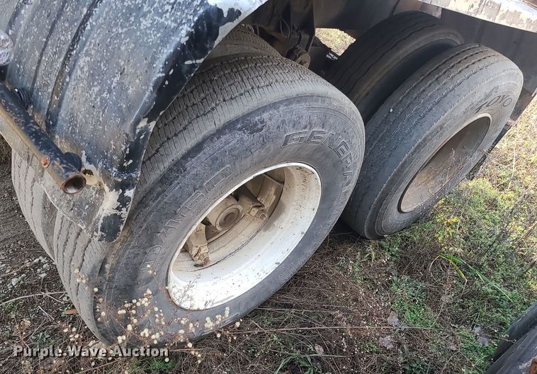 image for item DR7794 1980 Etnyre TR6 tank trailer