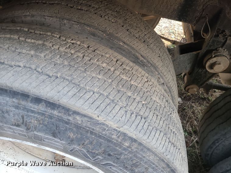 image for item DR7794 1980 Etnyre TR6 tank trailer