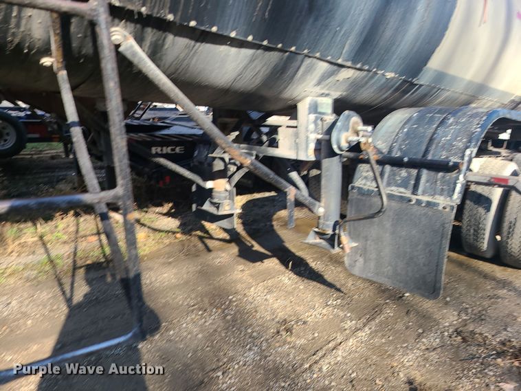 image for item DR7794 1980 Etnyre TR6 tank trailer