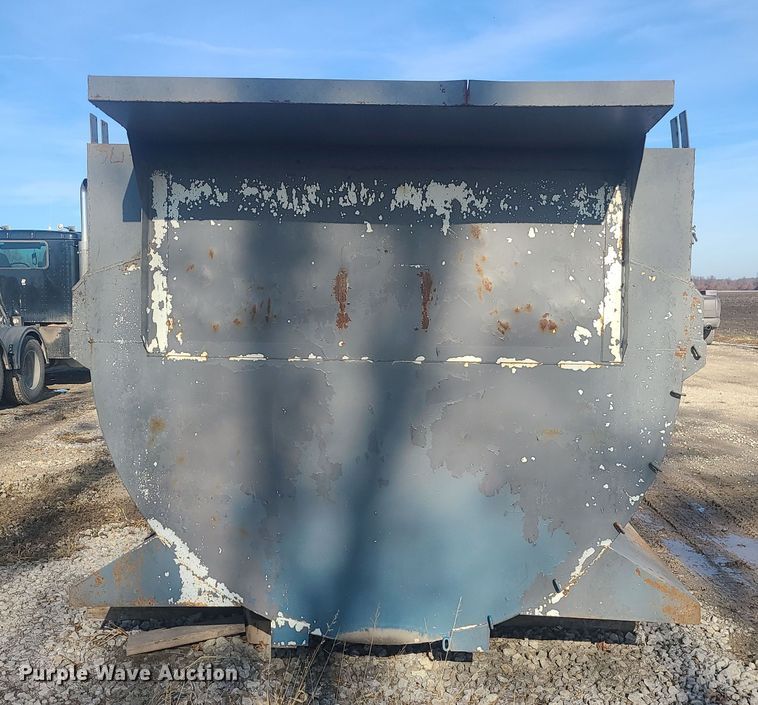 image for item DR7815 Dump truck bed