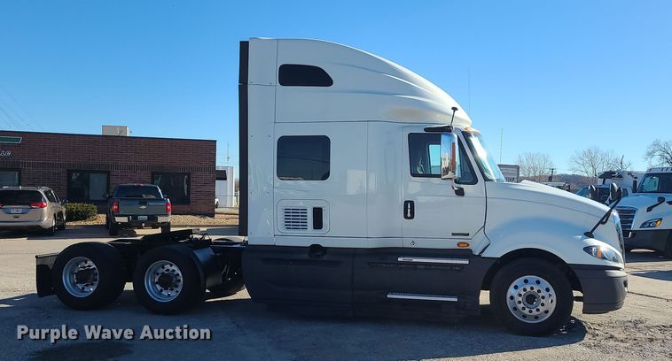 image for item DR7832 2018 International ProStar 122  semi truck