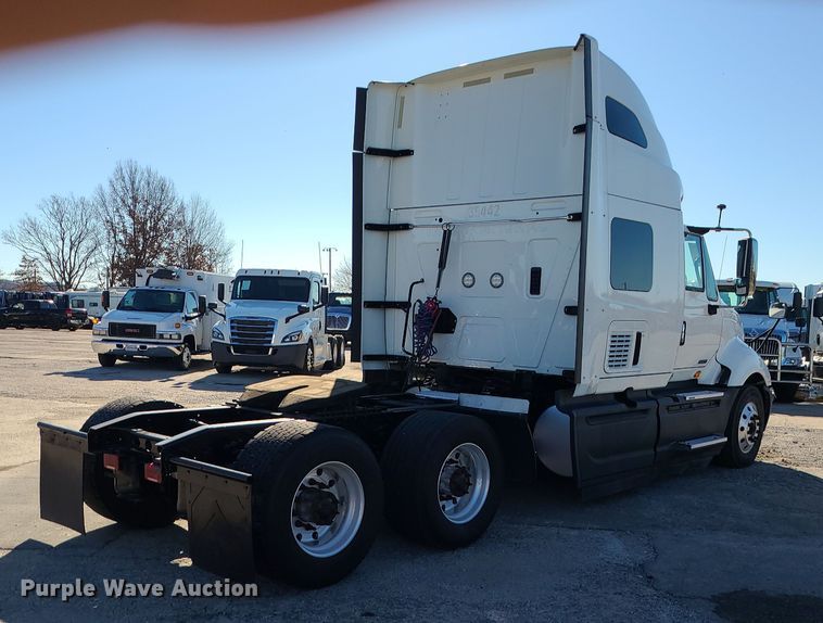 image for item DR7832 2018 International ProStar 122  semi truck