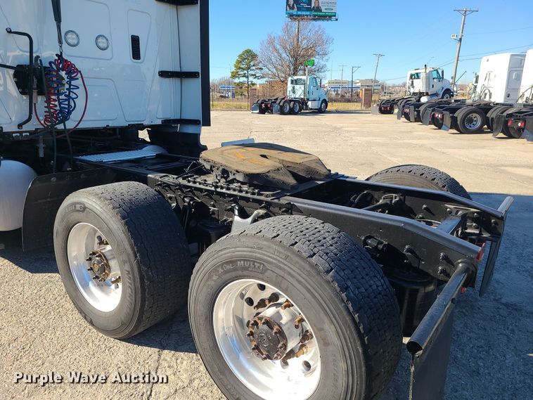 image for item DR7832 2018 International ProStar 122  semi truck