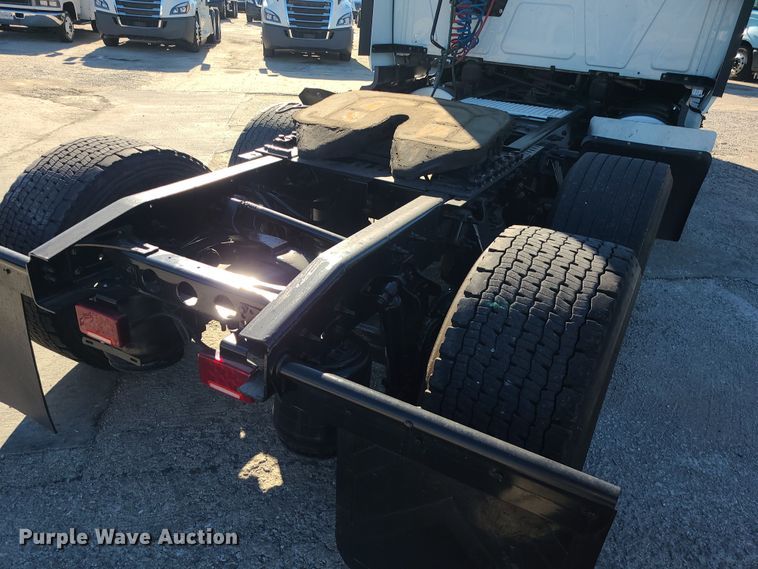 image for item DR7832 2018 International ProStar 122  semi truck