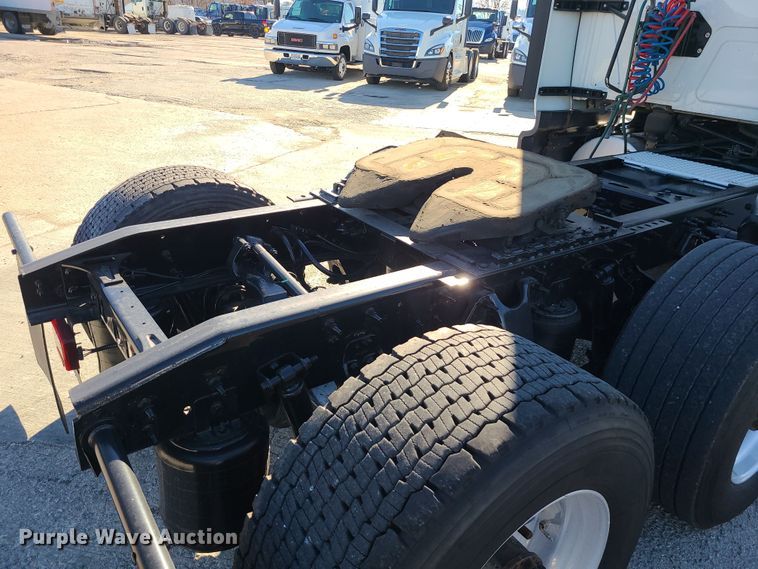 image for item DR7832 2018 International ProStar 122  semi truck