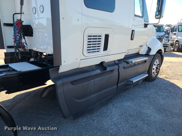 image for item DR7832 2018 International ProStar 122  semi truck