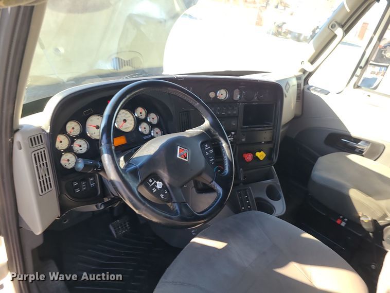 image for item DR7832 2018 International ProStar 122  semi truck