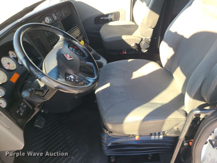 image for item DR7832 2018 International ProStar 122  semi truck