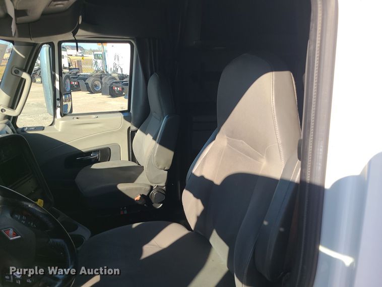 image for item DR7832 2018 International ProStar 122  semi truck