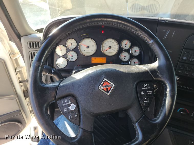 image for item DR7832 2018 International ProStar 122  semi truck