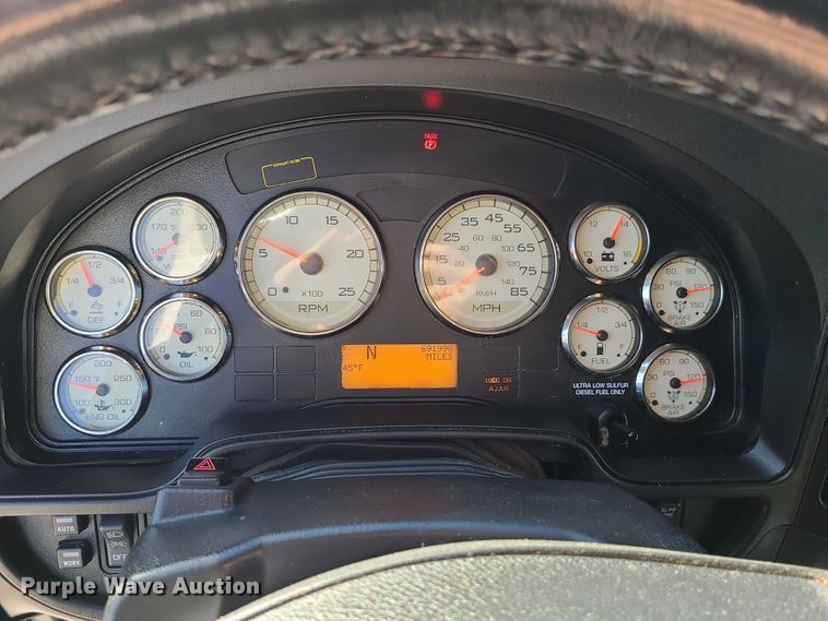 image for item DR7832 2018 International ProStar 122  semi truck