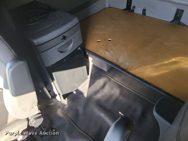 image for item DR7832 2018 International ProStar 122  semi truck