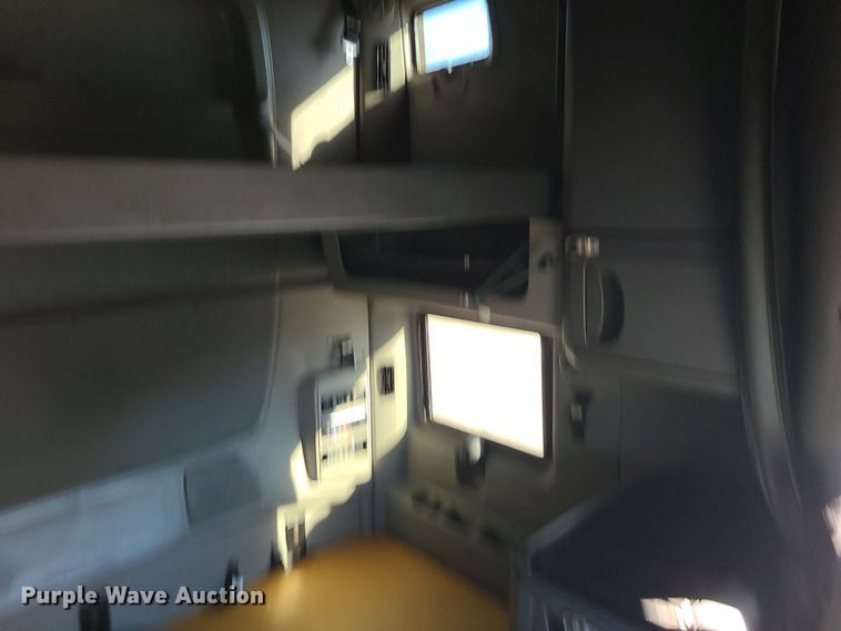 image for item DR7832 2018 International ProStar 122  semi truck