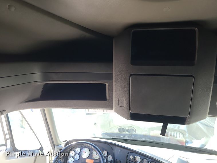 image for item DR7832 2018 International ProStar 122  semi truck