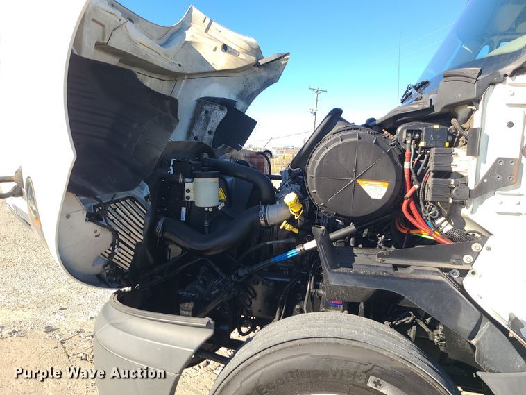 image for item DR7832 2018 International ProStar 122  semi truck