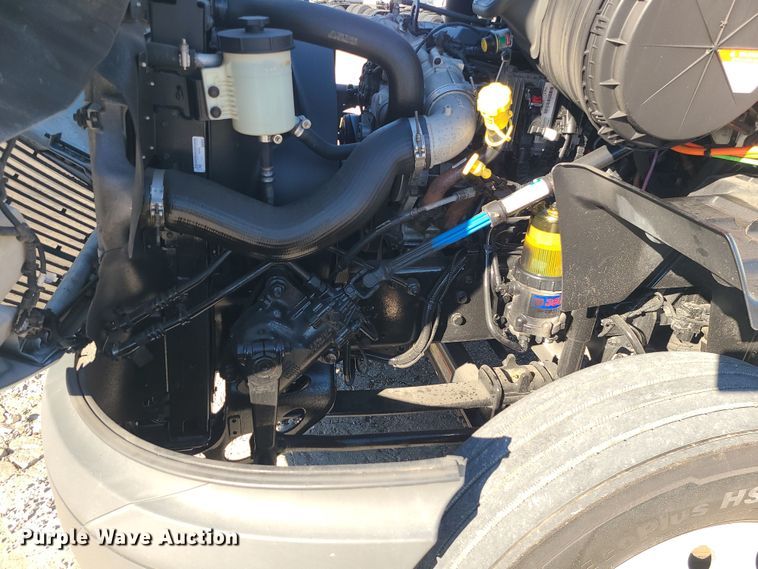 image for item DR7832 2018 International ProStar 122  semi truck