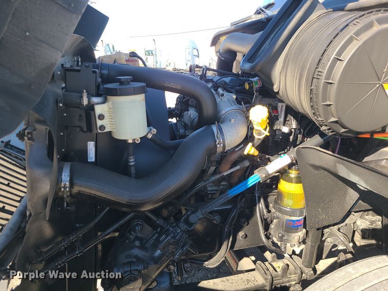 image for item DR7832 2018 International ProStar 122  semi truck