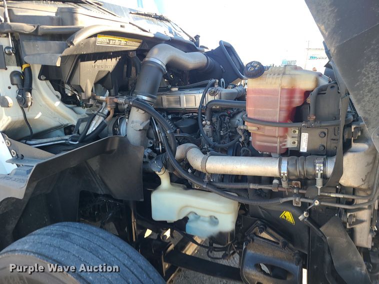 image for item DR7832 2018 International ProStar 122  semi truck