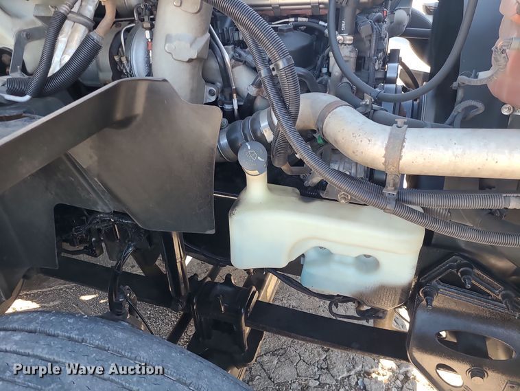 image for item DR7832 2018 International ProStar 122  semi truck