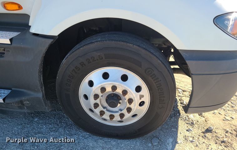 image for item DR7832 2018 International ProStar 122  semi truck