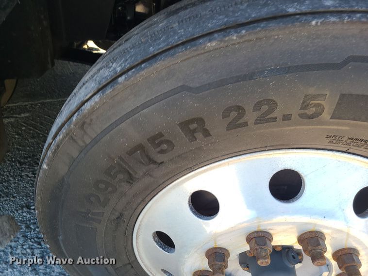 image for item DR7832 2018 International ProStar 122  semi truck