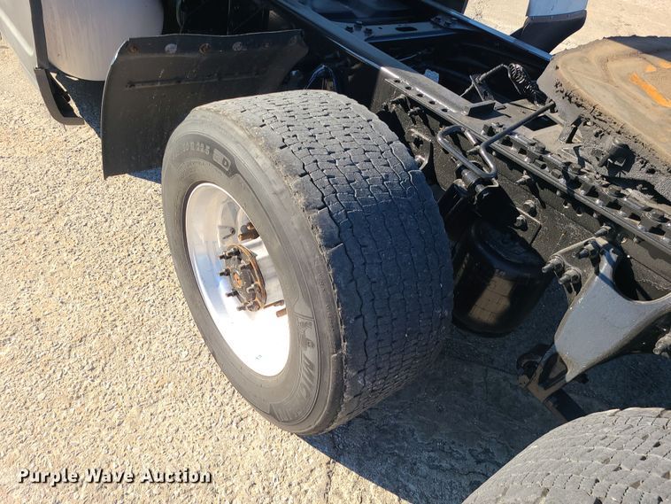 image for item DR7832 2018 International ProStar 122  semi truck