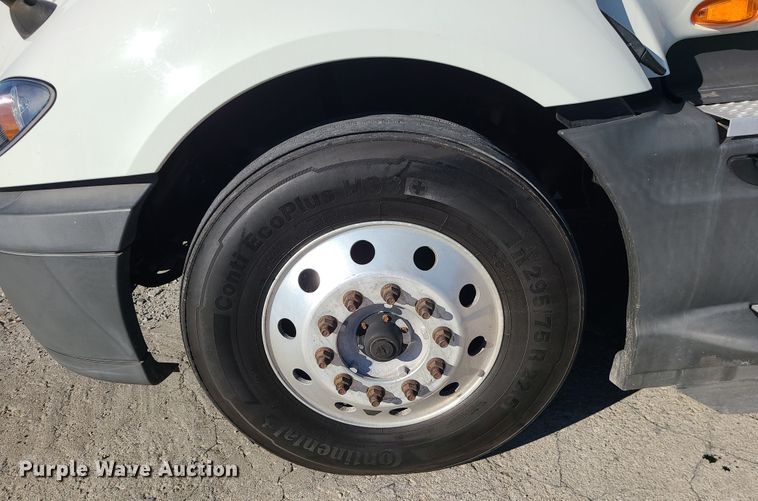 image for item DR7832 2018 International ProStar 122  semi truck