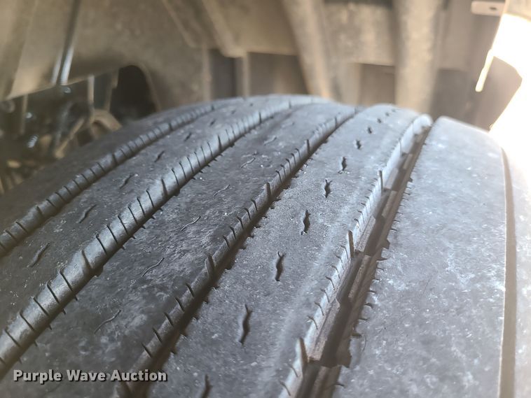 image for item DR7832 2018 International ProStar 122  semi truck