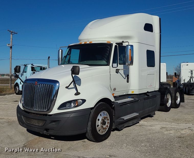 image for item DR7833 2018 International ProStar122  semi truck