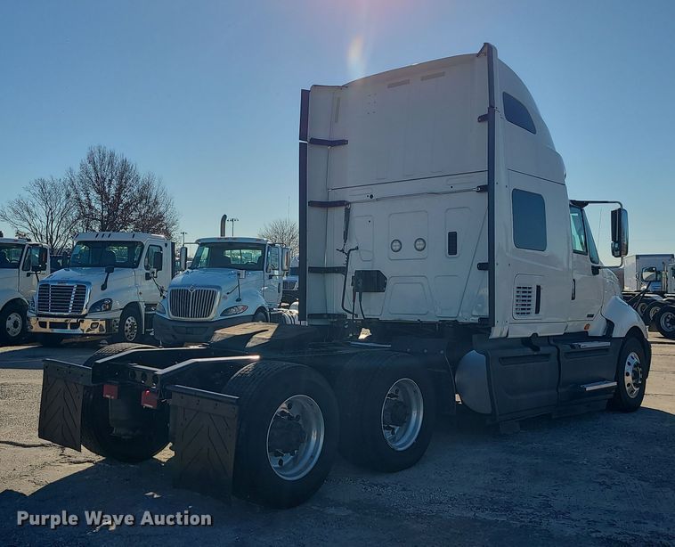 image for item DR7833 2018 International ProStar122  semi truck