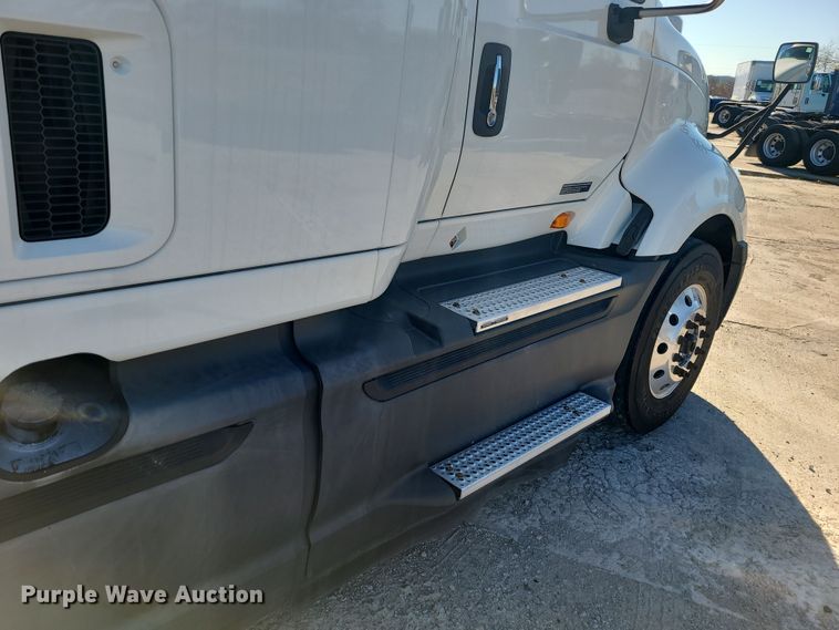 image for item DR7833 2018 International ProStar122  semi truck