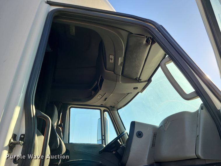 image for item DR7833 2018 International ProStar122  semi truck