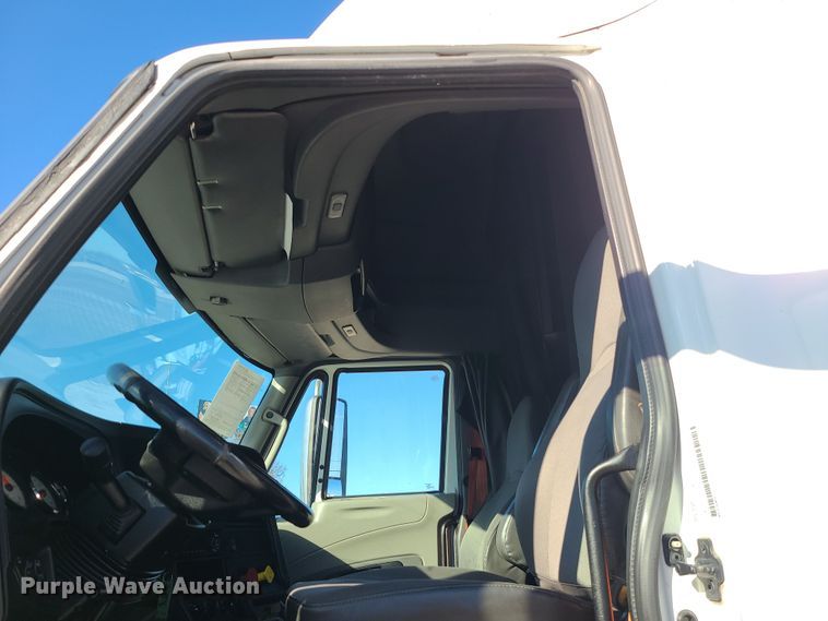 image for item DR7833 2018 International ProStar122  semi truck