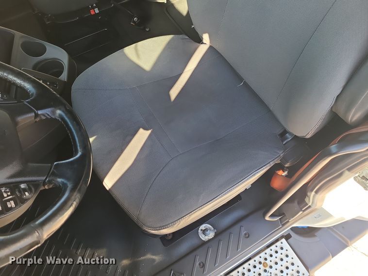 image for item DR7833 2018 International ProStar122  semi truck