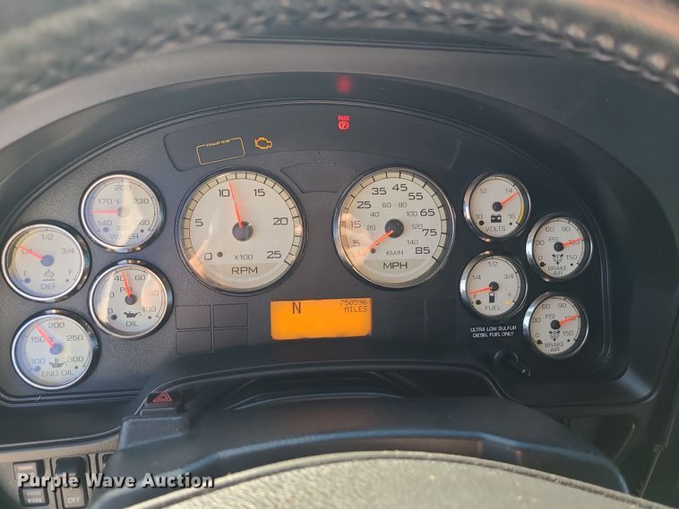 image for item DR7833 2018 International ProStar122  semi truck