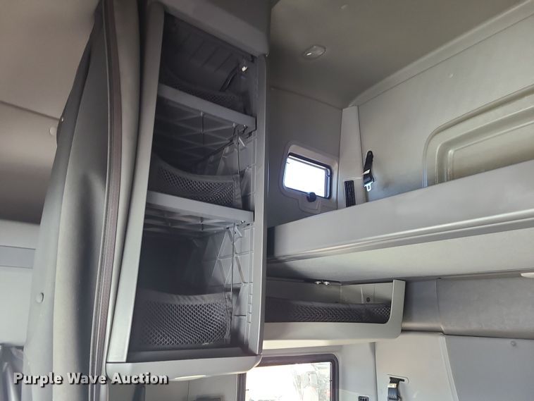 image for item DR7833 2018 International ProStar122  semi truck