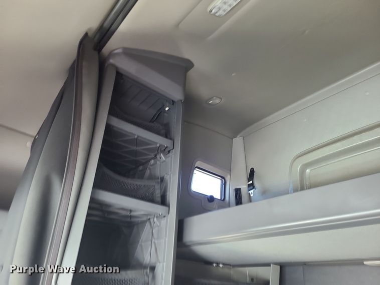 image for item DR7833 2018 International ProStar122  semi truck