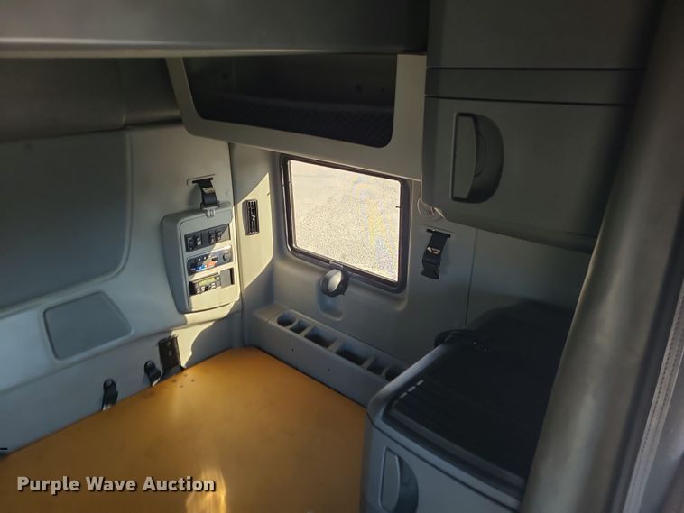 image for item DR7833 2018 International ProStar122  semi truck