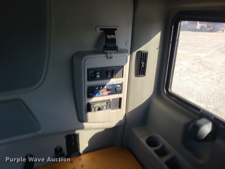 image for item DR7833 2018 International ProStar122  semi truck