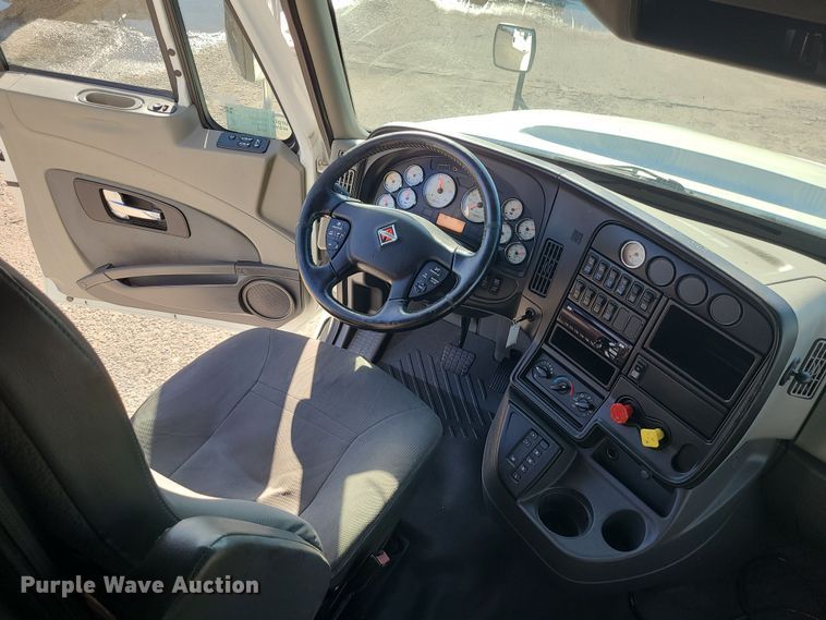 image for item DR7833 2018 International ProStar122  semi truck