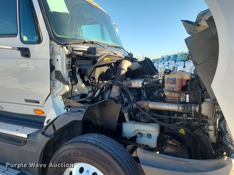 image for item DR7833 2018 International ProStar122  semi truck