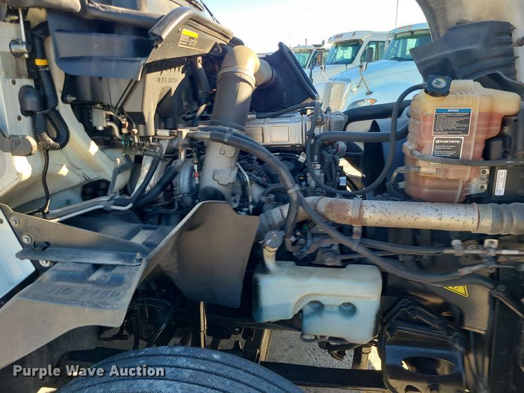 image for item DR7833 2018 International ProStar122  semi truck