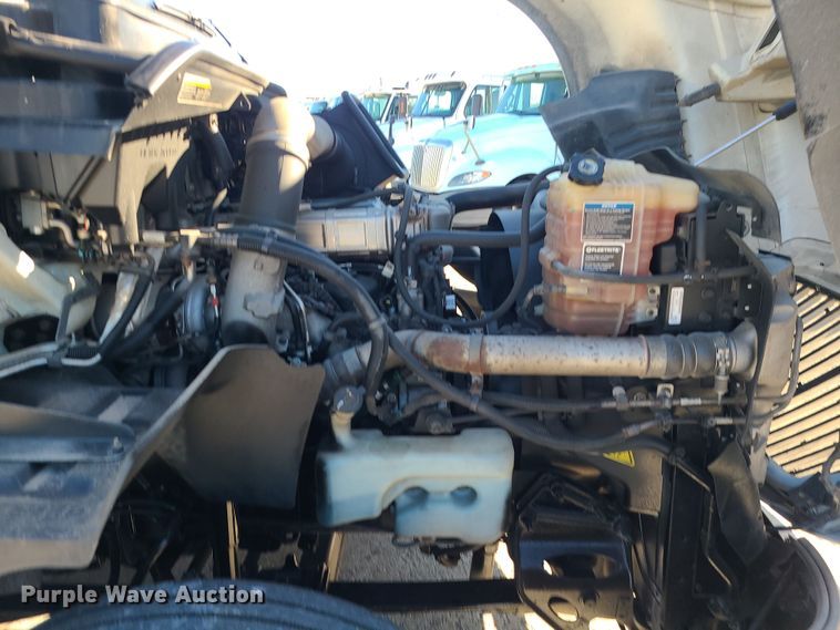 image for item DR7833 2018 International ProStar122  semi truck