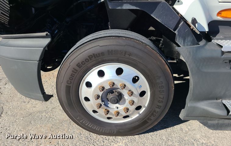 image for item DR7833 2018 International ProStar122  semi truck