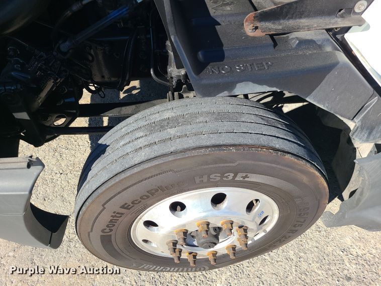 image for item DR7833 2018 International ProStar122  semi truck