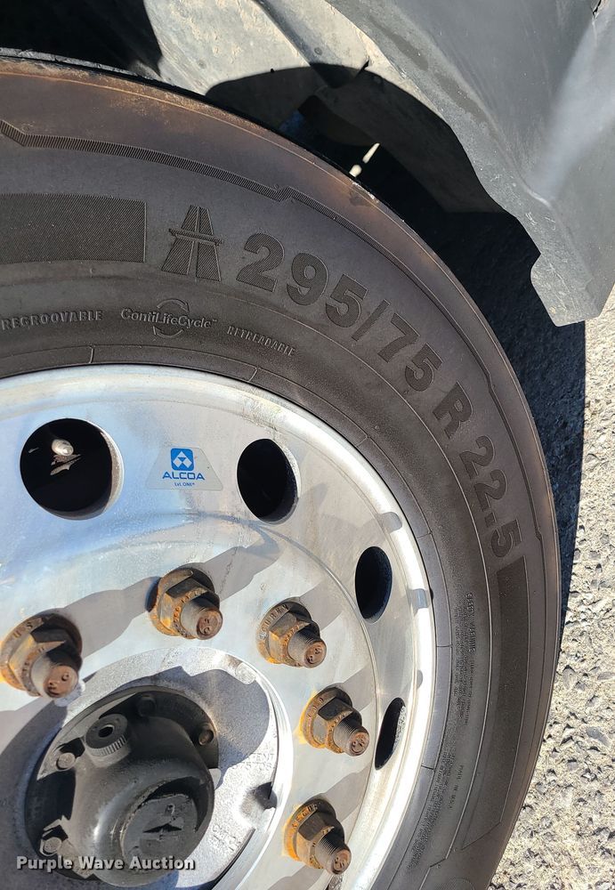 image for item DR7833 2018 International ProStar122  semi truck