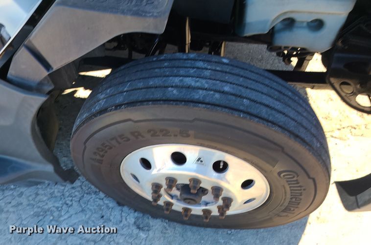 image for item DR7833 2018 International ProStar122  semi truck