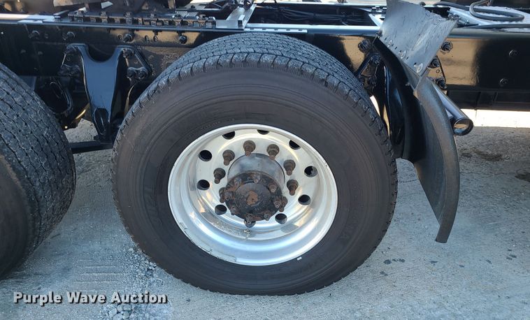 image for item DR7833 2018 International ProStar122  semi truck