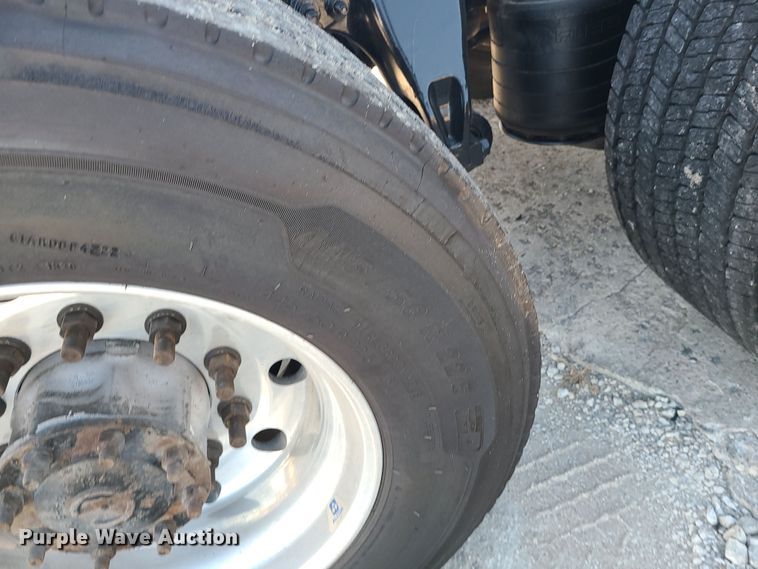 image for item DR7833 2018 International ProStar122  semi truck