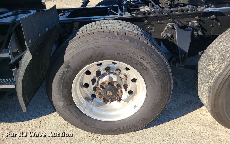 image for item DR7833 2018 International ProStar122  semi truck